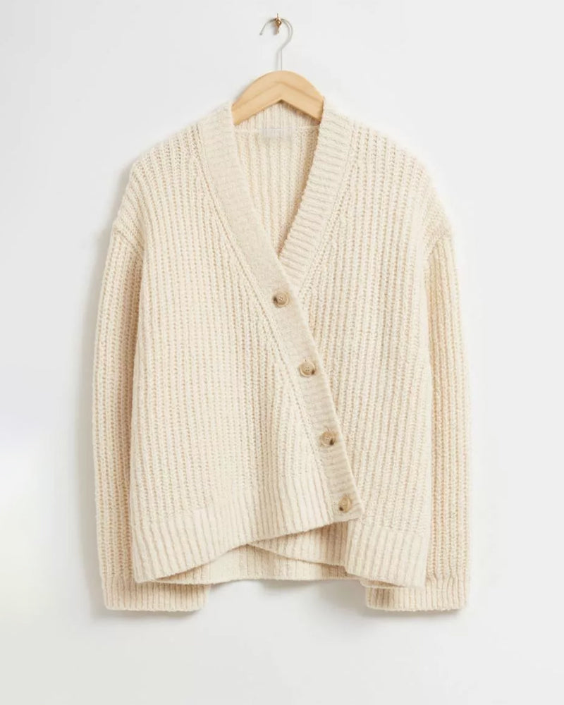 Chrissy™ Knitted Cardigan | Stylish Comfort with a Unique Button Closure