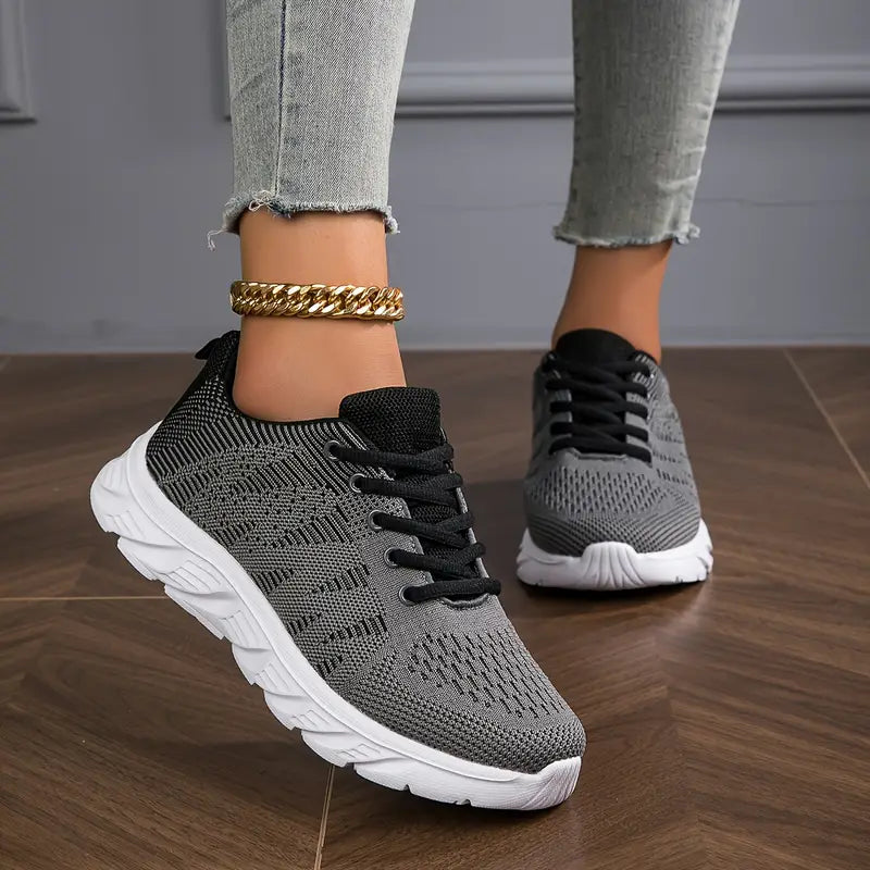 Relaxed and Stylish Sneakers - Breathable Comfort & Support