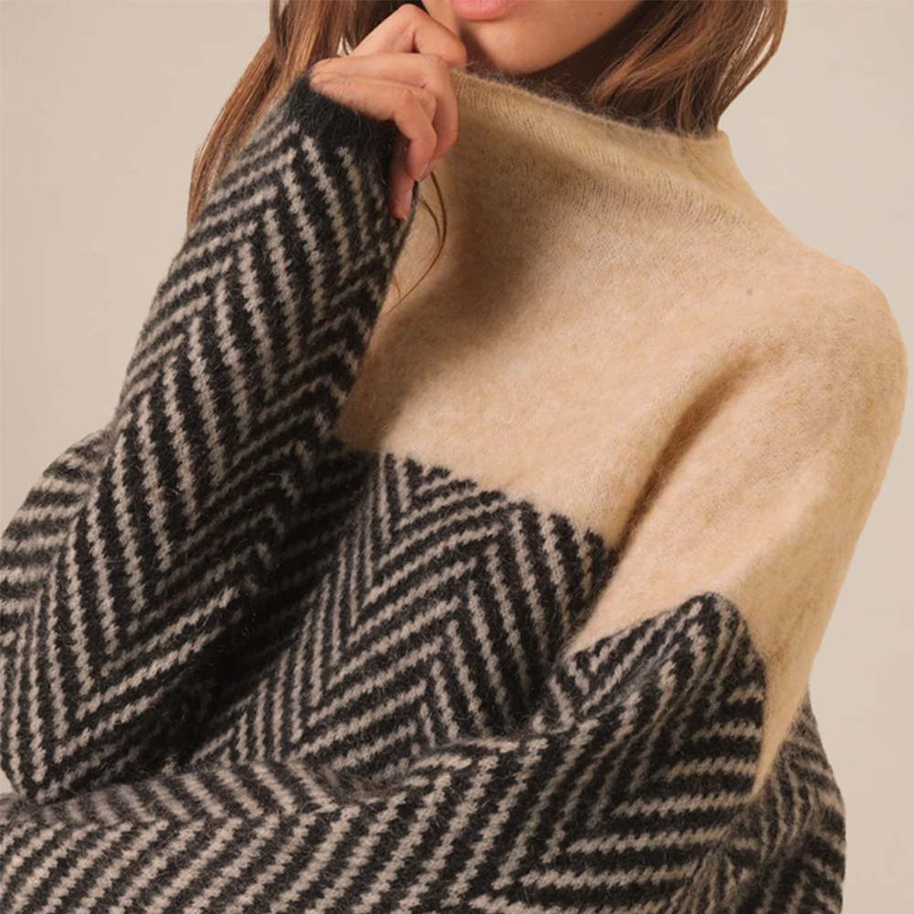 Ivy™ | Printed Turtleneck Sweater