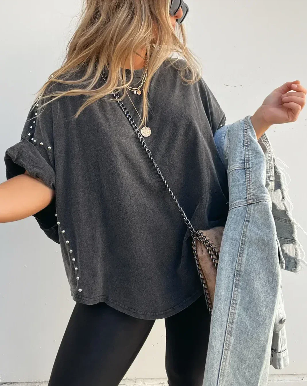 Esmée Oversized T-Shirt with Studs – Trendy and Comfortable