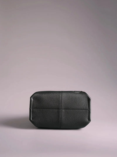 Numéro Neuf – Chic and Contemporary Bag for Effortless Elegance